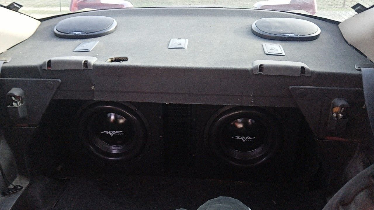 Dual 12 5,000 Watt Complete Subwoofer Loaded Vented Box and Amplifier